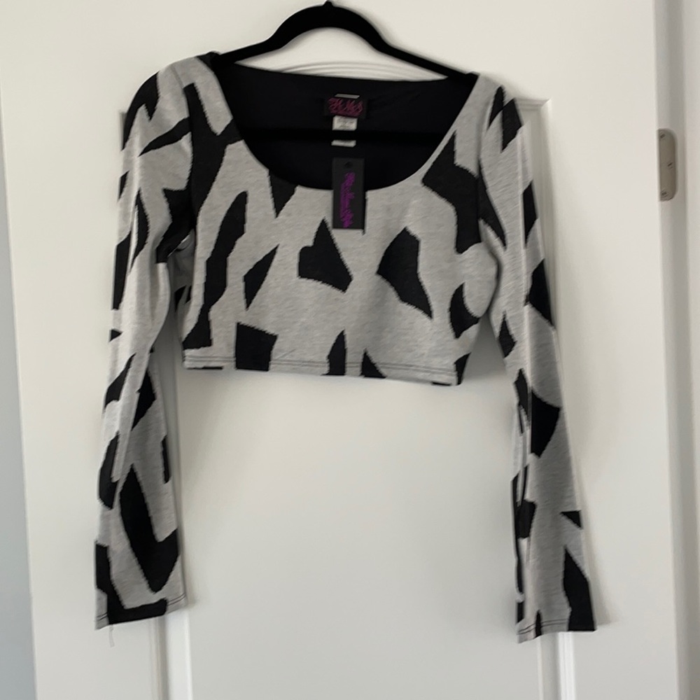 HOT MIAMI STYLES long sleeve gray & black crop-top